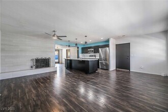2019 Santa Rita Dr in Las Vegas, NV - Building Photo - Building Photo