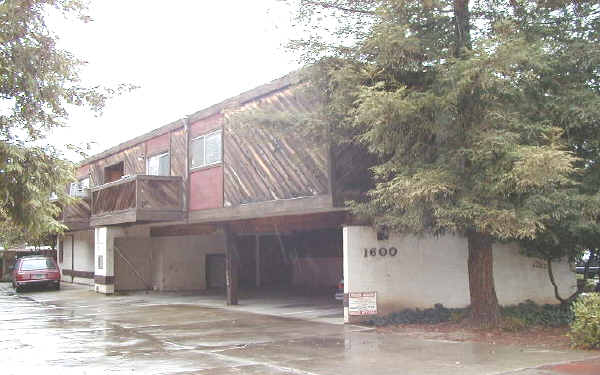 1600-1656 Broadway St in Concord, CA - Building Photo - Building Photo