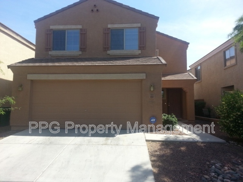 12923 W Peppertree Ln in Glendale, AZ - Building Photo