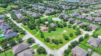 18126 Rustic Brook Ct in Cypress, TX - Foto de edificio - Building Photo