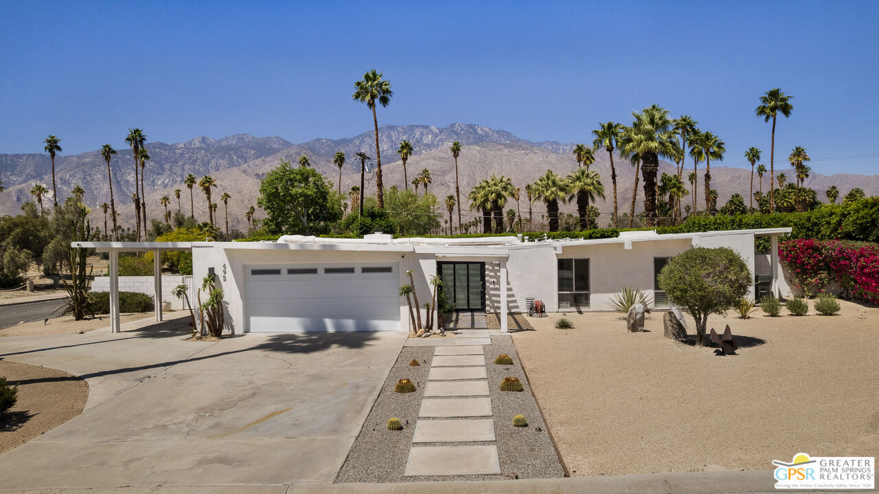 695 Roxbury Dr in Palm Springs, CA - Building Photo