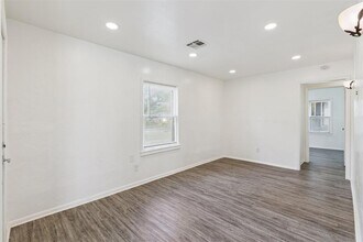 1006 SE 51st St in Oklahoma City, OK - Building Photo - Building Photo