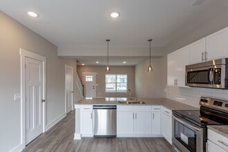 Village at Old Fort in Murfreesboro, TN - Building Photo - Interior Photo