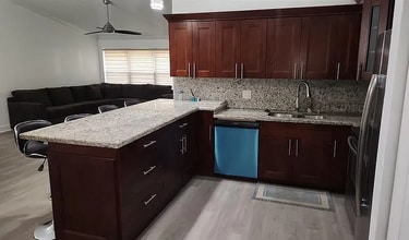 7708 NW 38th Ave in Fort Lauderdale, FL - Building Photo - Building Photo