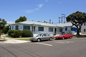 404-408 Topeka St in Oceanside, CA - Building Photo - Building Photo