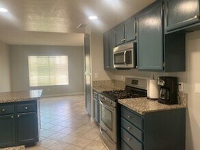 25231 Noling Ct in Murrieta, CA - Building Photo - Building Photo