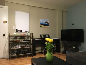 1895 Beacon St, Unit 4 in Brookline, MA - Building Photo - Building Photo