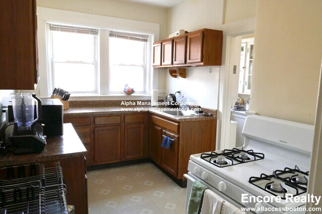 163 Summer St in Somerville, MA - Foto de edificio - Building Photo