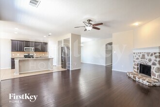 9349 Comanche Ridge Dr, Unit 317 in Fort Worth, TX - Building Photo - Building Photo