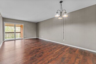 1943 Greenpoint Dr in St. Louis, MO - Building Photo - Building Photo