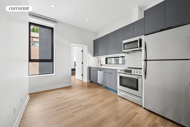 317 W 51st St