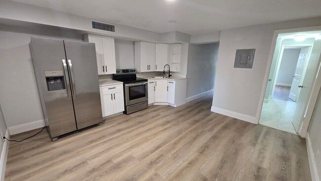 6511 Seminole Dr in Atlantis, FL - Building Photo - Building Photo