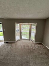 10342 Ross Cir in St. Louis, MO - Building Photo - Building Photo
