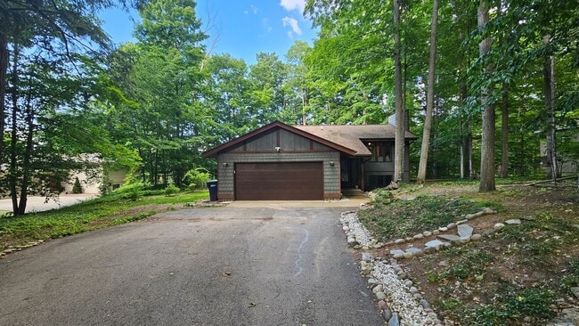 property at 2467 E Potter Rd