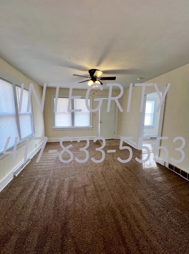 1325 W Elm St in Springfield, MO - Building Photo - Building Photo