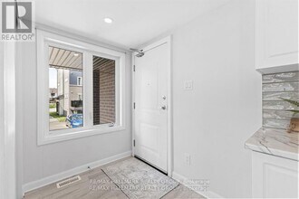 706 Amberwing Private in Ottawa, ON - Building Photo - Building Photo