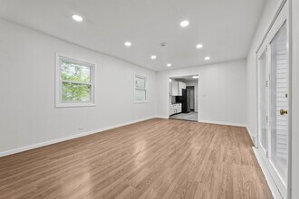 5820 N 29th St in Milwaukee, WI - Foto de edificio - Building Photo
