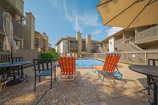 1900 Bay Area Blvd in Houston, TX - Building Photo