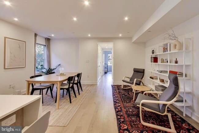 property at 4017 Davis Pl NW