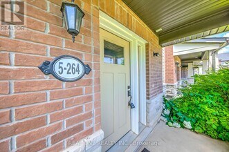 264 Sarah Cline Dr in Oakville, ON - Building Photo - Building Photo