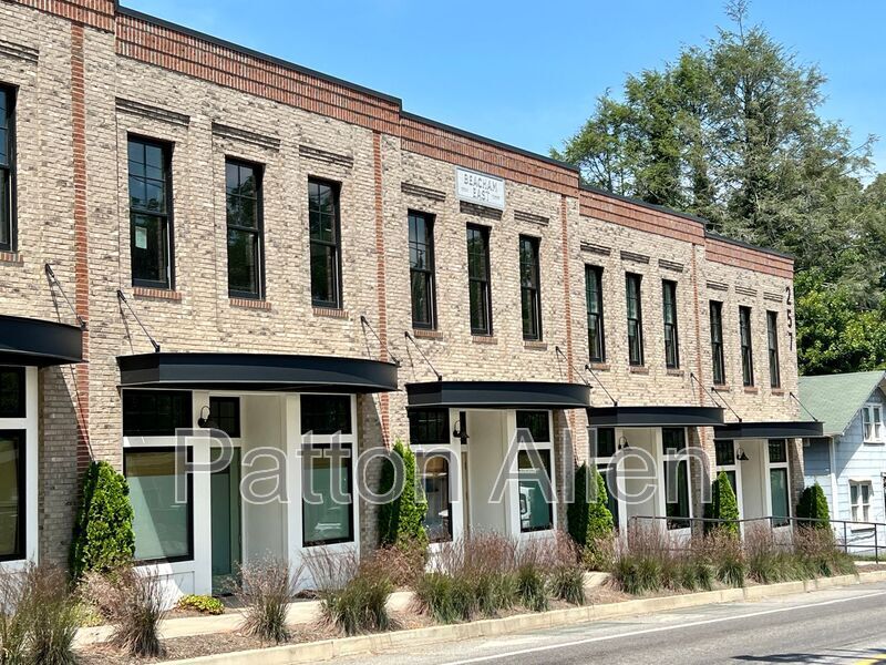 257 Haywood Rd in Asheville, NC - Building Photo