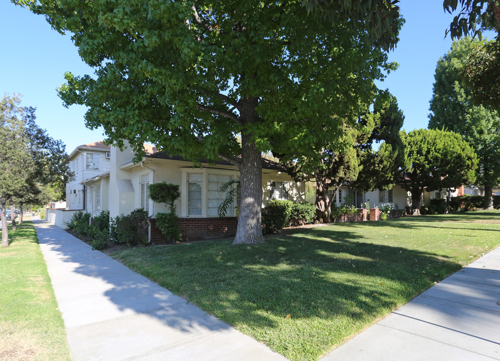 401 Geneva St in Glendale, CA - Building Photo