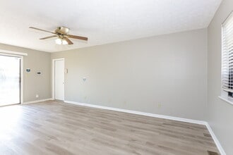 1481 Rebecca Ln in Franklin, IN - Building Photo - Building Photo