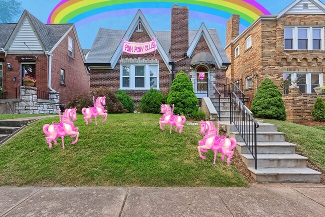 property at 5015 Miami St
