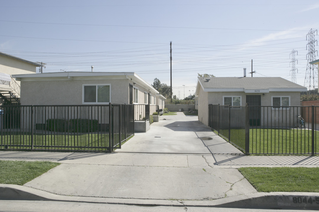 8044-8050 Felix Ave in Bell Gardens, CA - Building Photo