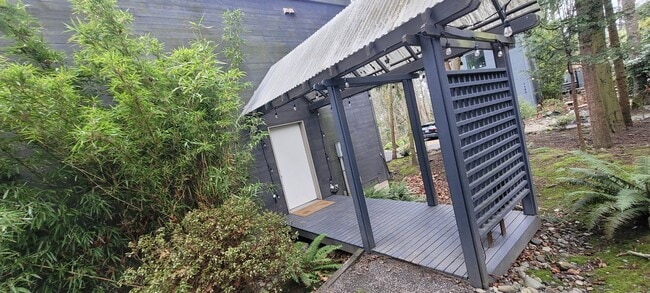 property at 1525 Mukilteo Speedway