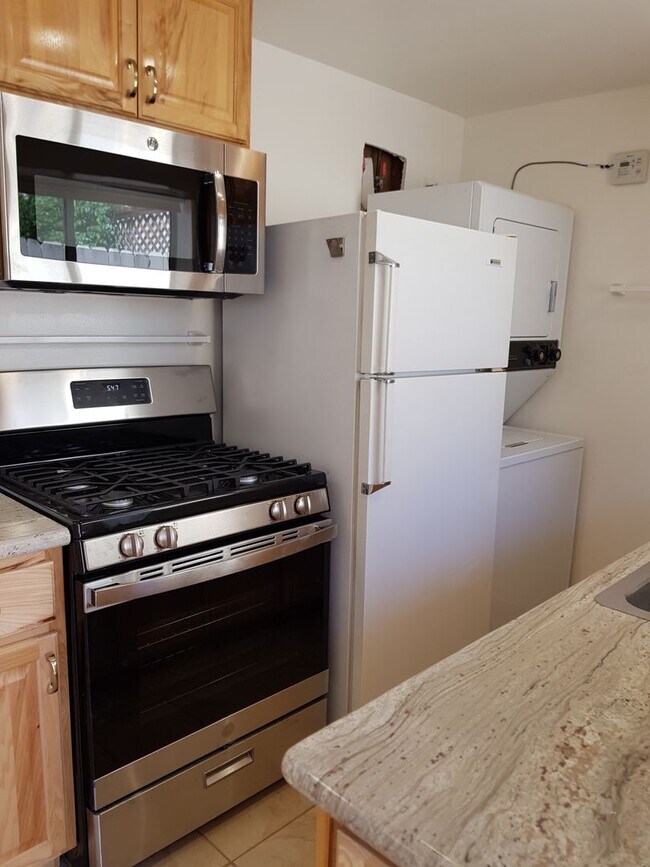 1/2 Hill St-Unit -B in Santa Monica, CA - Foto de edificio - Building Photo