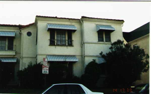 923-927 931 Alandele Ave in Los Angeles, CA - Building Photo