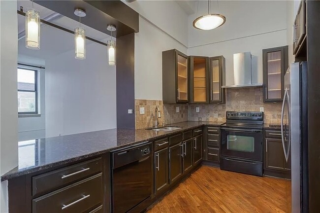 property at 87 Peachtree St SW