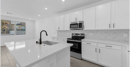 1536 Hopeful Lark Ln in Las Vegas, NV - Building Photo - Building Photo