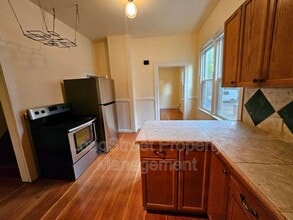 4537 NE 8th Ave in Portland, OR - Building Photo - Building Photo