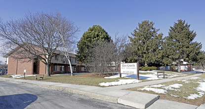 Glen Courts Apartments in Glendale, WI - Foto de edificio - Building Photo