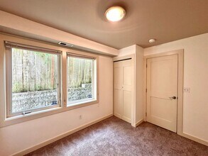 1409 N Northgate Way in Seattle, WA - Building Photo - Building Photo