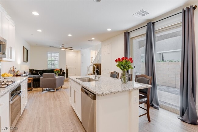 property at 60 Kimberlite Dr
