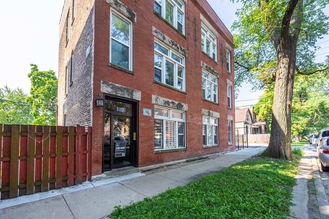 property at 1456 N Kedzie Ave