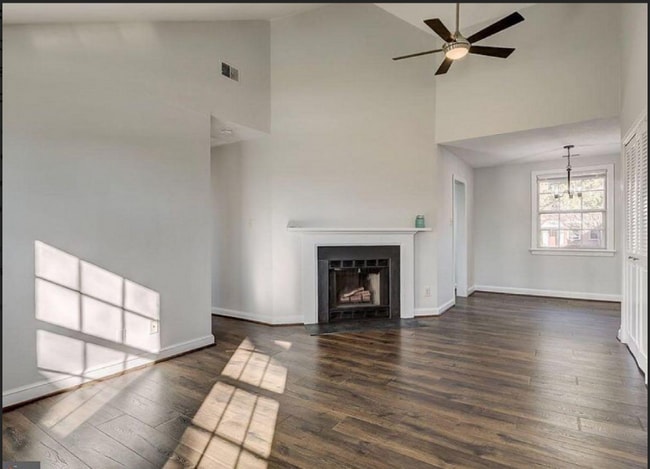 property at 2701 Arlington Blvd