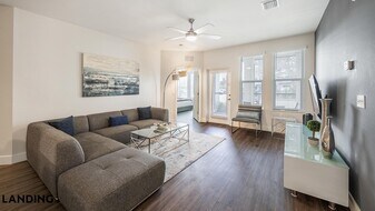 4950 W Prescott St, Unit 5116 in Tampa, FL - Building Photo