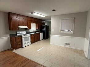 481 NW Woodland Dr in Gainesville, GA - Building Photo - Building Photo