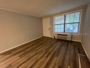 2490 SW 14th Dr-Unit -36 in Gainesville, FL - Building Photo - Building Photo