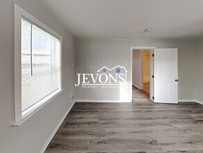 3303 S Ainsworth Ave in Tacoma, WA - Building Photo - Building Photo