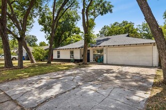 2328 Kingswood Dr in Dallas, TX - Building Photo - Building Photo