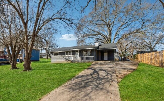 401 Cabriolet Ct in Mcdonough, GA - Building Photo - Building Photo