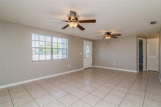 3824 Moog Rd in Holiday, FL - Building Photo - Building Photo