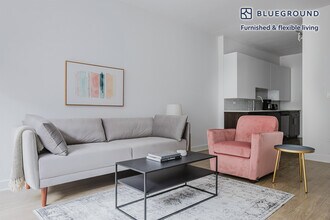 201 N Garland Ct in Chicago, IL - Building Photo - Building Photo