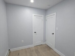 325 Ave E, Unit 3, Bayonne, NJ 07002 in Bayonne, NJ - Building Photo - Building Photo