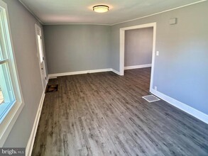 1107 Cinnaminson Ave in Cinnaminson, NJ - Building Photo - Building Photo